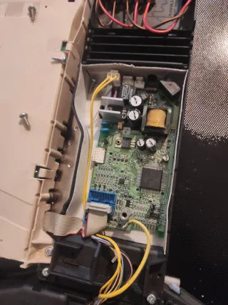 Riparazione di schede elettroniche per lavatrici, frigoriferi e altri elettrodomestici