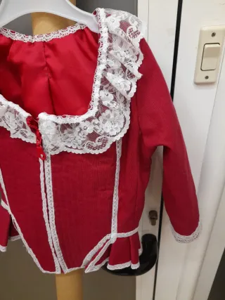 Corpiño fallera rojo con encaje blanco