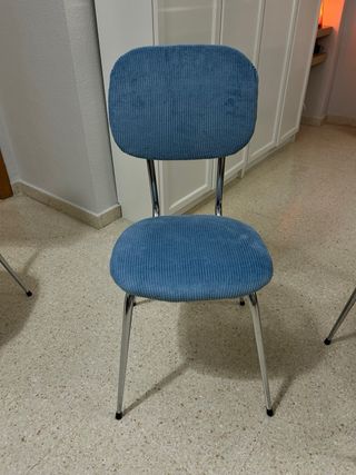 Sillas vintage restauradas. 200€ Por unidad.