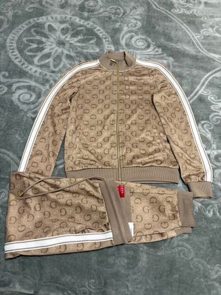 Conjunto deportivo Guess Talla S