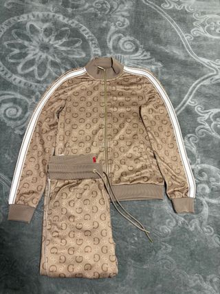 Conjunto deportivo Guess Talla S