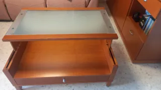 Mesa elevable madera y cristal cerezo