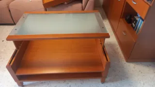 Mesa elevable madera y cristal cerezo