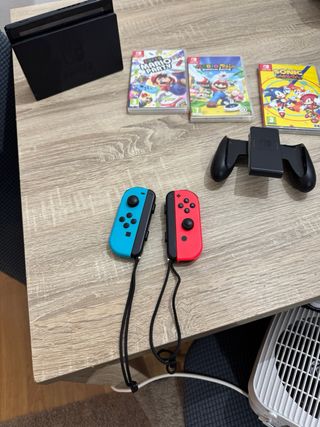 Nintendo Switch + 3 Juegos + accesorios