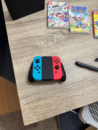 Nintendo Switch + 3 Juegos + accesorios