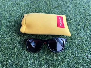 Occhiali da sole Polar per bambini neri e rossi