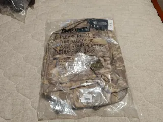 Mochila Dakine camuflaje, nueva sin uso.