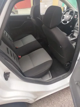 Ford Focus 2010 negociable sin ofertas absurdas