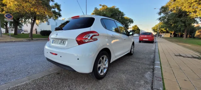 Peugeot 208 5P Style 1.2L PureTech 82CV