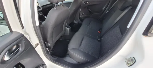 Peugeot 208 5P Style 1.2L PureTech 82CV