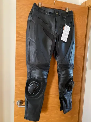 PANTALON MOTO PIEL NEGRO NUEVOS