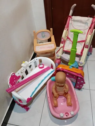 Lote Nenuco: Cuna, Silla, Bañera y Cochecito