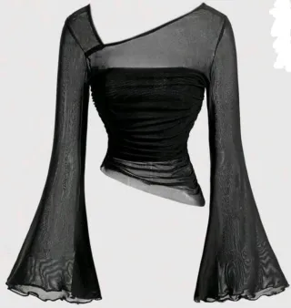 Blusa negra manga acampanada con detalle