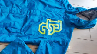 Giacca DC con cappuccio e logo