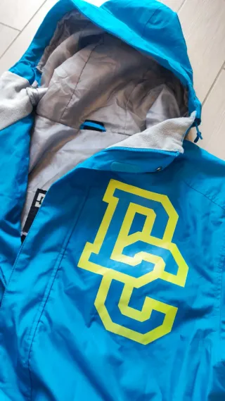 Giacca DC con cappuccio e logo