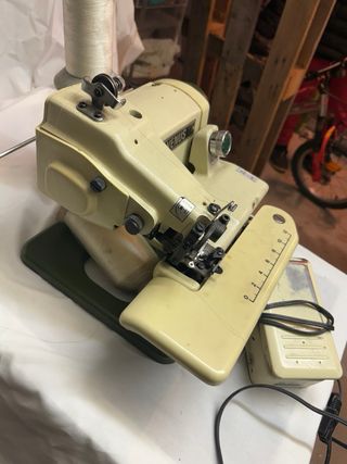 Máquina de coser Venus industrial