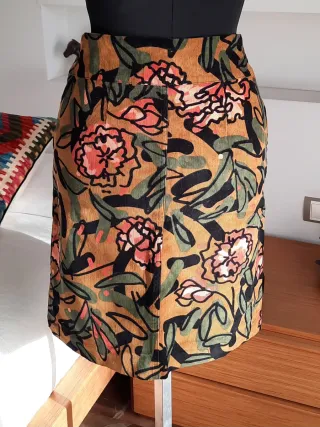Falda SKFK estampada floral