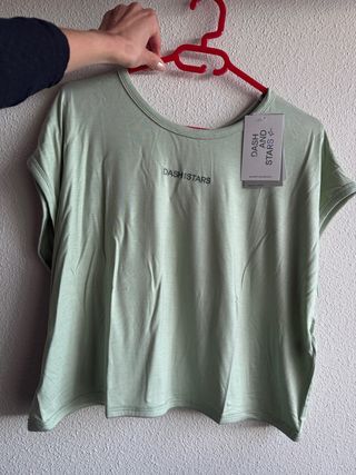 Camiseta deportiva verde DASH AND STARS