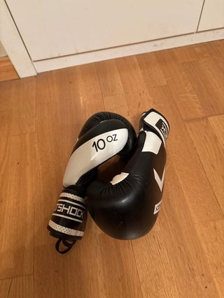 Guantes de Boxeo OUTSHOK 10 OZ
