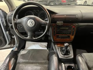VOLKSWAGEN Passat 1.9 TDi Hline 6vel 130cv