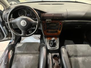 VOLKSWAGEN Passat 1.9 TDi Hline 6vel 130cv