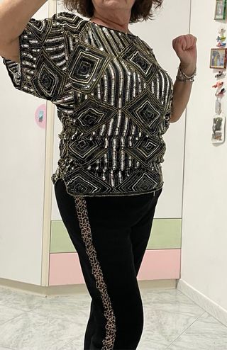 Maglietta elegante con paillettes