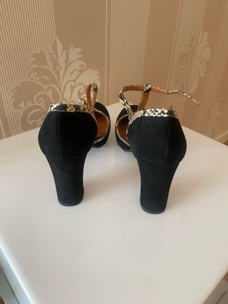 Zapatos Chie Mihara Tacón Negro Piel Serpiente