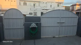 Puertas de Garaje Metálicas y puerta de entrada