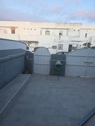 Puertas de Garaje Metálicas y puerta de entrada