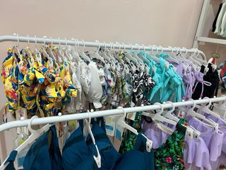Lote 36 bañadores y bikinis talla única