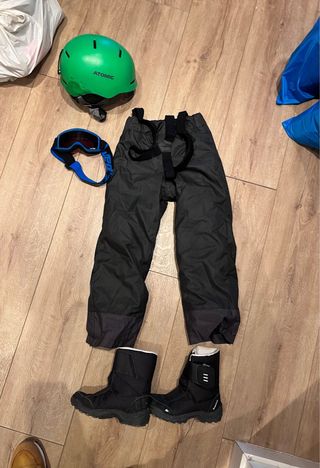 Attrezzatura da sci per bambini: Casco Atomic, occhiali, pantaloni, scarponi