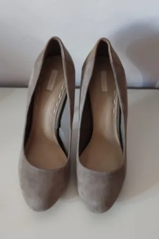 Zapatos de tacón Zara beige/gris