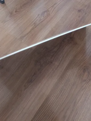 Baldosa autoadhesiva efecto mármol blanco