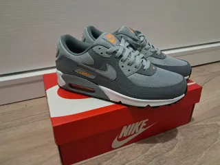 Zapatilla Nike Air Max 90 Gris Naranja