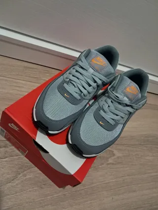 Zapatilla Nike Air Max 90 Gris Naranja