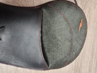 Bolso de cuero artesanal hecho a mano