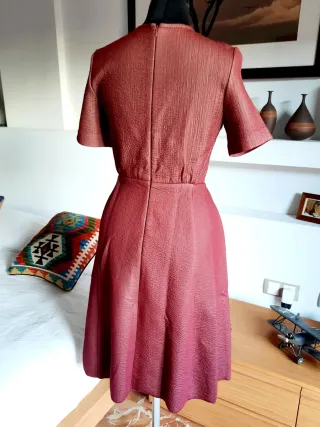 Vestido COS burdeos