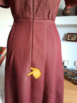 Vestido COS burdeos