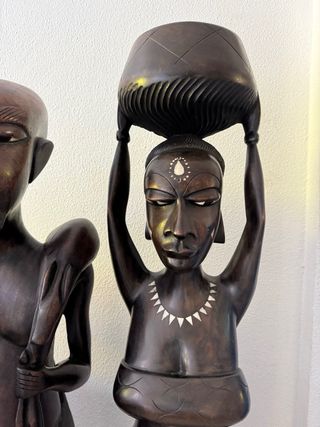 Figuras de madera tallada (pareja) 1’35cm alto