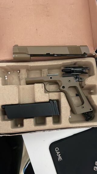 Piezas Colt 1911 MEU y Beretta KJW