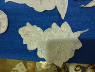 Aplicaciones vintage bordadas