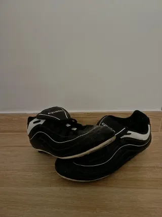 Botas de fútbol negras OG