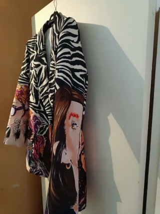 Chaqueta Estampada Caras