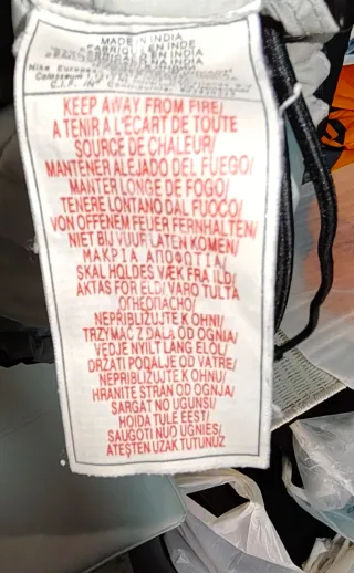 Chaqueta Nike acolchada mujer beige/negra