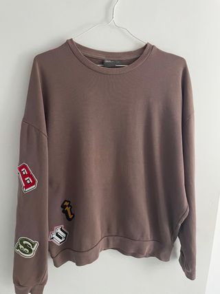 Sudadera ASOS marrón con parches M
