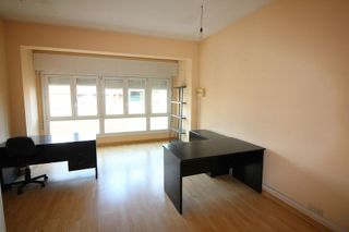 Oficina en alquiler en Eixample Nord – La Devesa en Girona