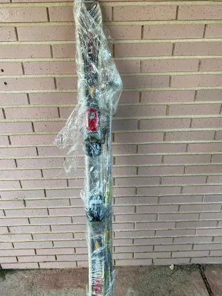 Esquís Rossignol 150cm + bastones y botas n39.