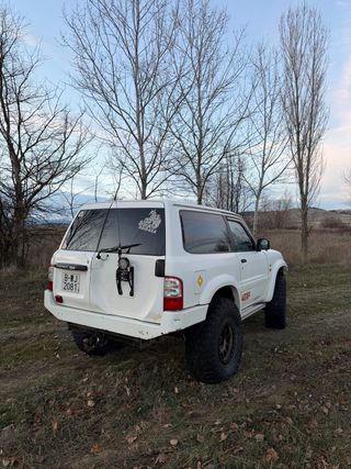Nissan Patrol gr y61 2000
