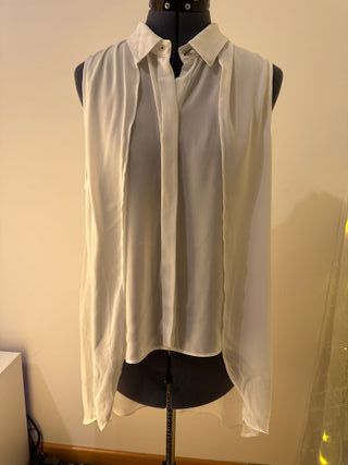 Camicia bianca con volant
