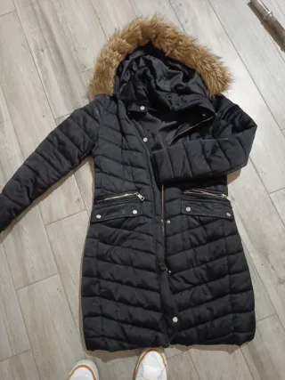 Chaquetón largo negro mujer capucha pelo